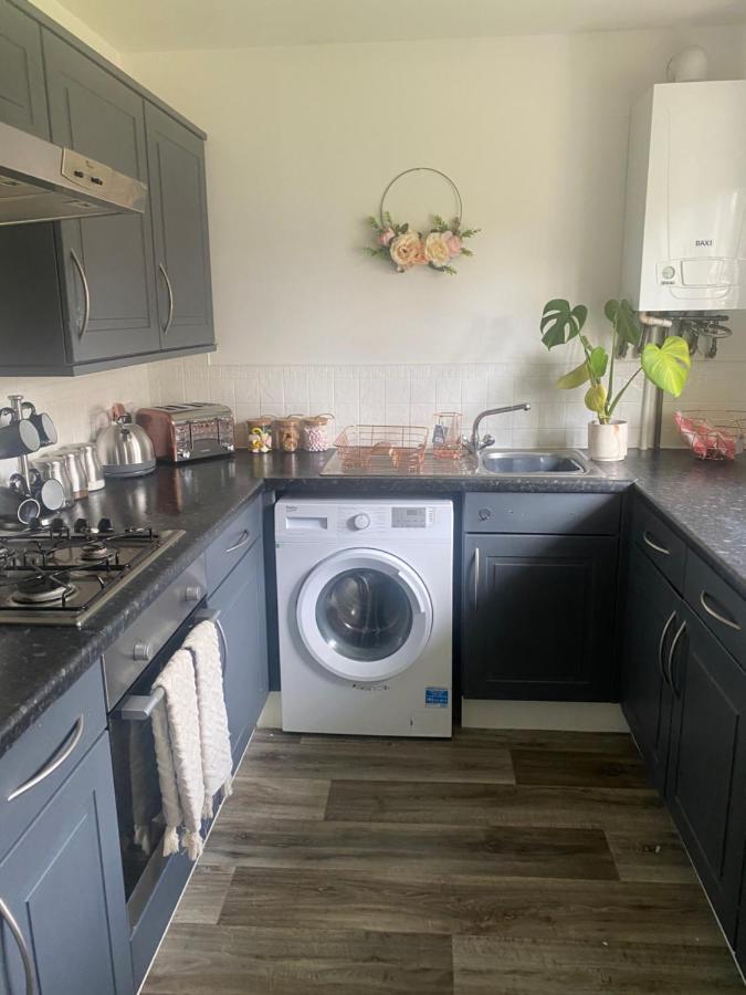 Inverness City Apartments - Modern & Bright Apartment Close To Raigmore Hospital & Shops Inshes Buitenkant foto