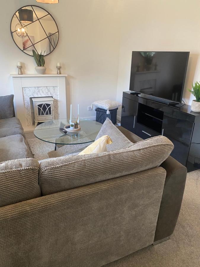 Inverness City Apartments - Modern & Bright Apartment Close To Raigmore Hospital & Shops Inshes Buitenkant foto