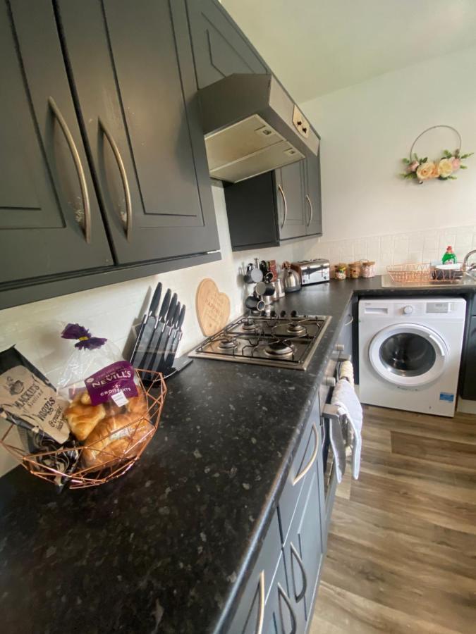 Inverness City Apartments - Modern & Bright Apartment Close To Raigmore Hospital & Shops Inshes Buitenkant foto